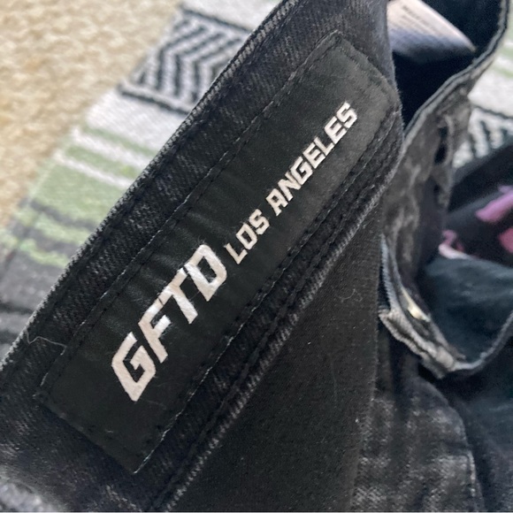 GFTD Los Angeles black distressed skinny jeans with snake and graffiti design - Picture 4 of 7